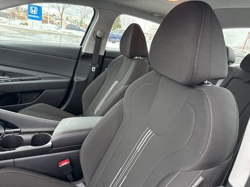 Certified 2025 Hyundai Elantra SEL w/ Cargo Package image 16