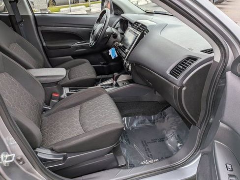 Used 2025 Mitsubishi Outlander Sport LE AWD/4WD image 5