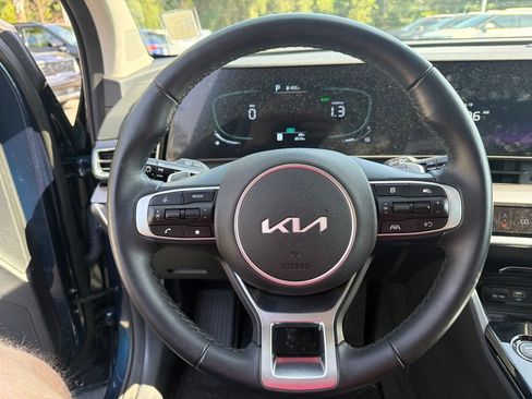 Certified 2025 Kia Sportage EX w/ EX Premium Package AWD/4WD image 12