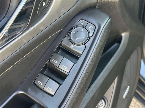 Used 2020 Chevrolet Traverse LT w/ LT Premium Package image 22