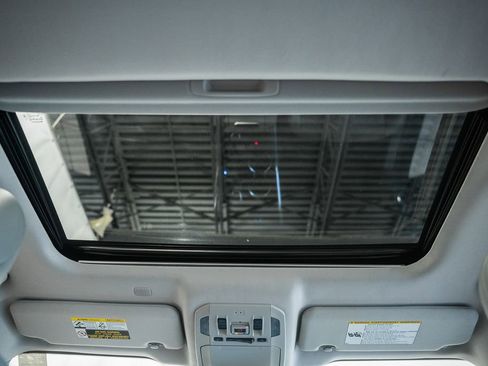 Used 2022 Toyota Highlander Limited AWD/4WD image 34