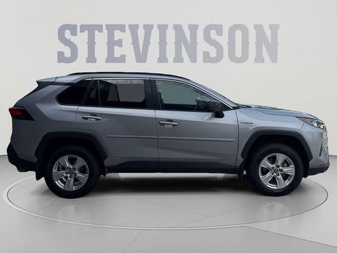 Used 2020 Toyota RAV4 LE w/ Carpet Mat Package AWD/4WD image 6