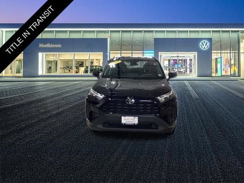 Used 2025 Toyota RAV4 XLE AWD/4WD image 5