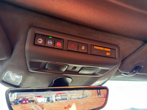 Used 2021 Chevrolet Corvette Stingray Premium Cpe w/ Z51 Performance Package image 32