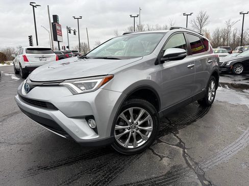 Used 2017 Toyota RAV4 Limited image 3