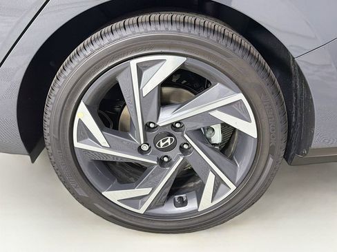 New 2025 Hyundai Elantra Limited image 34