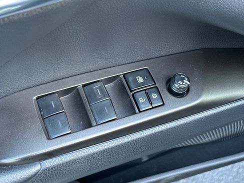 Used 2023 Toyota Camry SE image 17