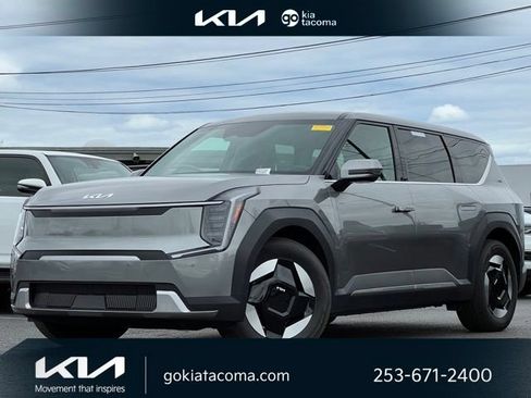 Certified 2024 Kia EV9 Light RWD image 1