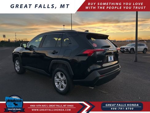 Used 2021 Toyota RAV4 XLE image 6