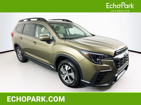 Used 2025 Subaru Ascent Premium AWD/4WD image 1