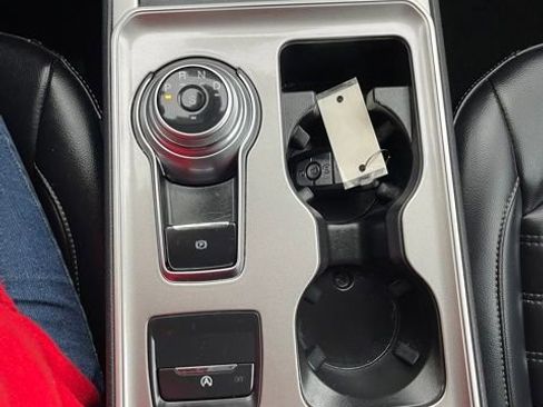 Used 2024 Ford Edge SEL w/ Convenience Package image 18