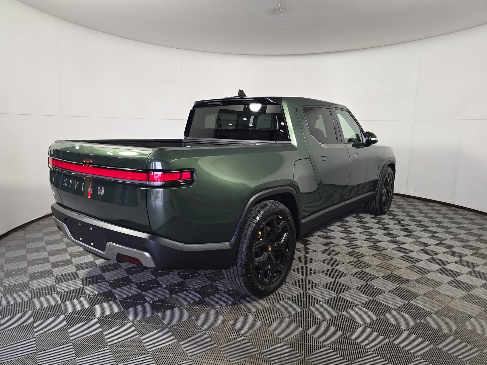 Used 2023 Rivian R1T Adventure Quad AWD/4WD image 5