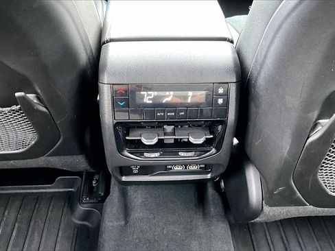 Used 2024 Jeep Grand Cherokee L Altitude image 16