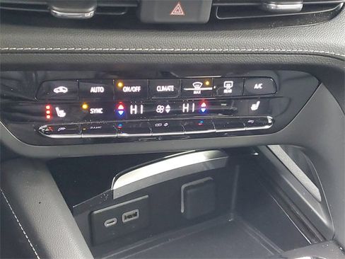 Certified 2023 Buick Envision Essence image 28