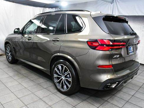 Used 2024 BMW X5 xDrive40i w/ M Sport Package AWD/4WD image 4