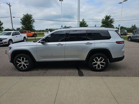 Used 2024 Jeep Grand Cherokee L Limited image 10