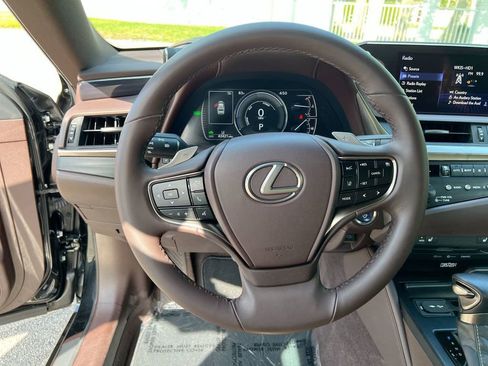 Certified 2020 Lexus ES 300h w/ Premium Package FWD image 13