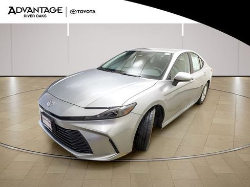 Certified 2025 Toyota Camry LE FWD image 4