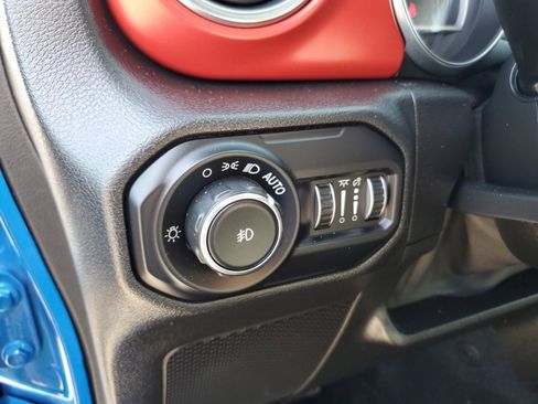 Used 2021 Jeep Wrangler Unlimited Rubicon w/ Xtreme Recon 35" Tire Package image 11