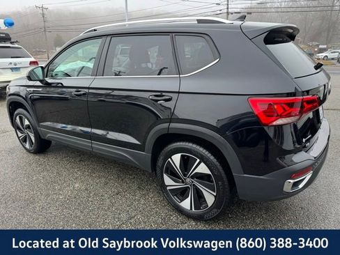 Used 2024 Volkswagen Taos SE image 7