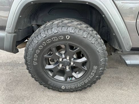 Used 2021 Jeep Wrangler Sport AWD/4WD image 16