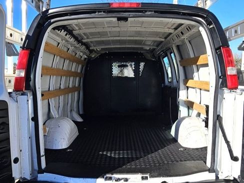 Used 2021 GMC Savana 2500 w/ Driver Convenience Package image 10