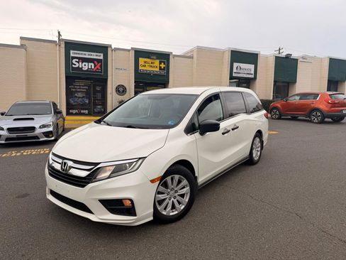 Used 2018 Honda Odyssey LX image 1