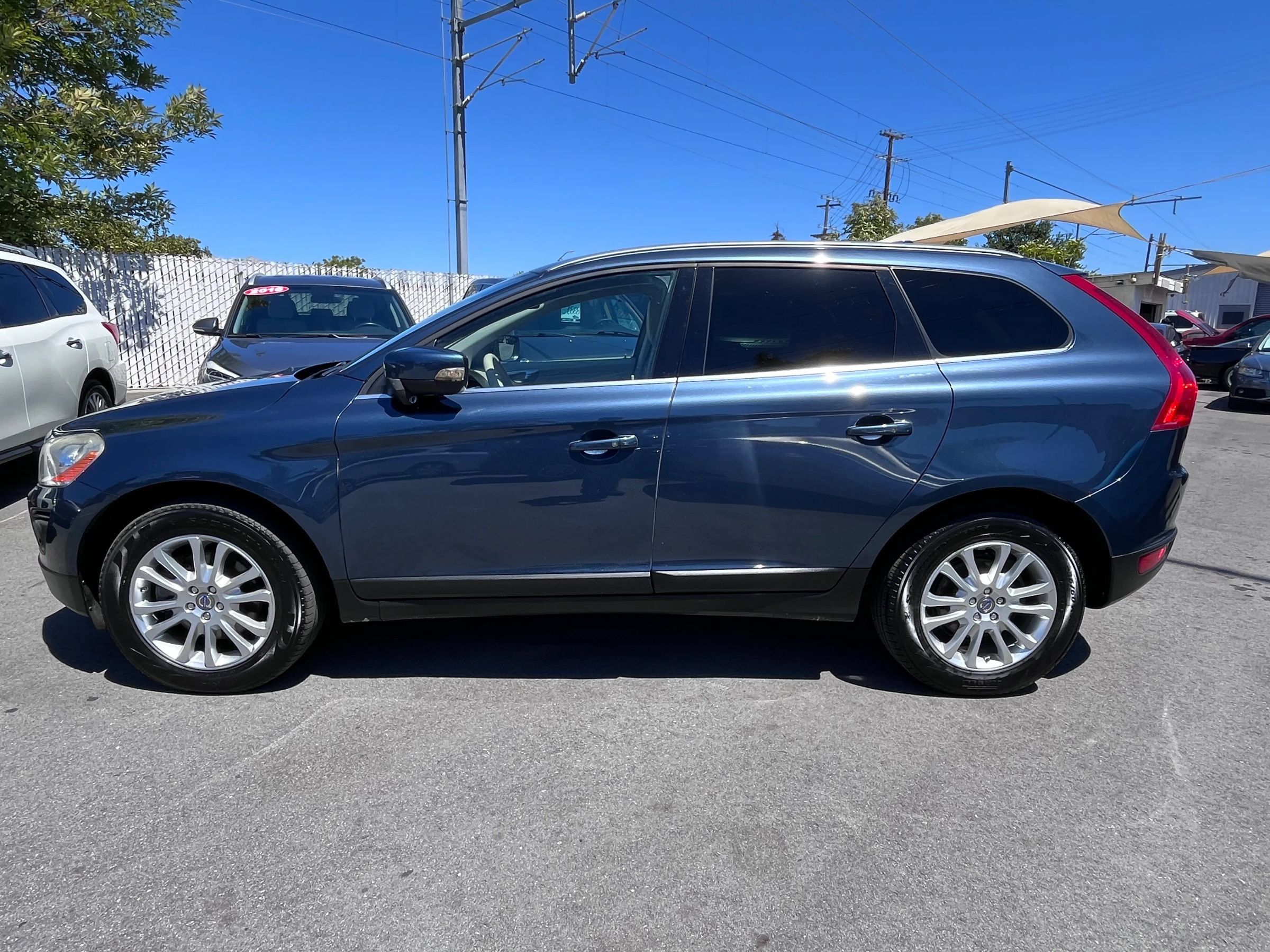 Used 2010 Volvo XC60 T6 AWD/4WD image 4