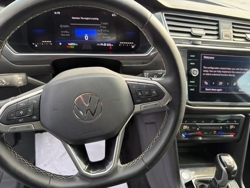 Used 2024 Volkswagen Tiguan SE FWD image 21