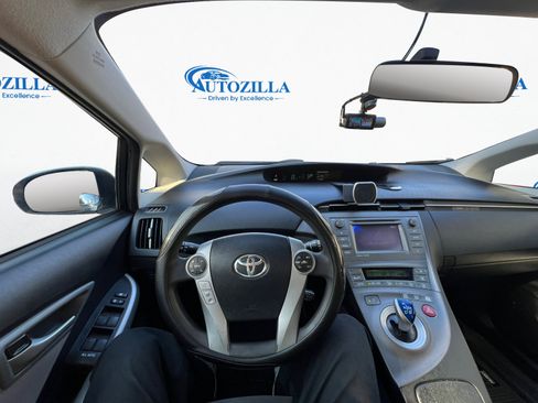 Used 2013 Toyota Prius FWD image 9