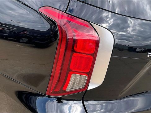 Used 2023 Hyundai Palisade SEL FWD image 29