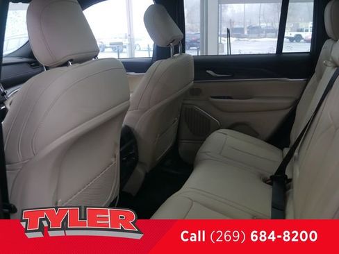 New 2026 Jeep Grand Cherokee Limited w/ Limited Altitude Package AWD/4WD image 37