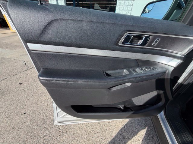 Used 2016 Ford Explorer XLT FWD image 17