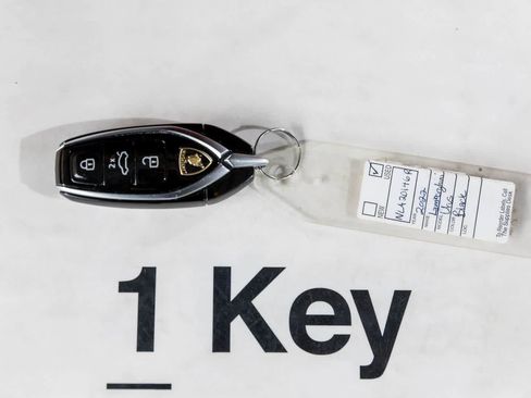 Used 2022 Lamborghini Urus image 19