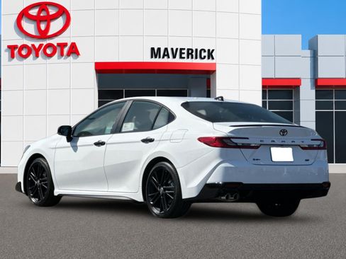 New 2026 Toyota Camry Hybrid FWD image 3