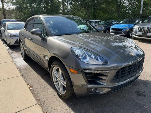 Used 2018 Porsche Macan Sport Edition AWD/4WD image 4