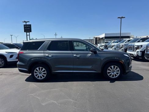 Used 2025 Hyundai Palisade SEL FWD image 2