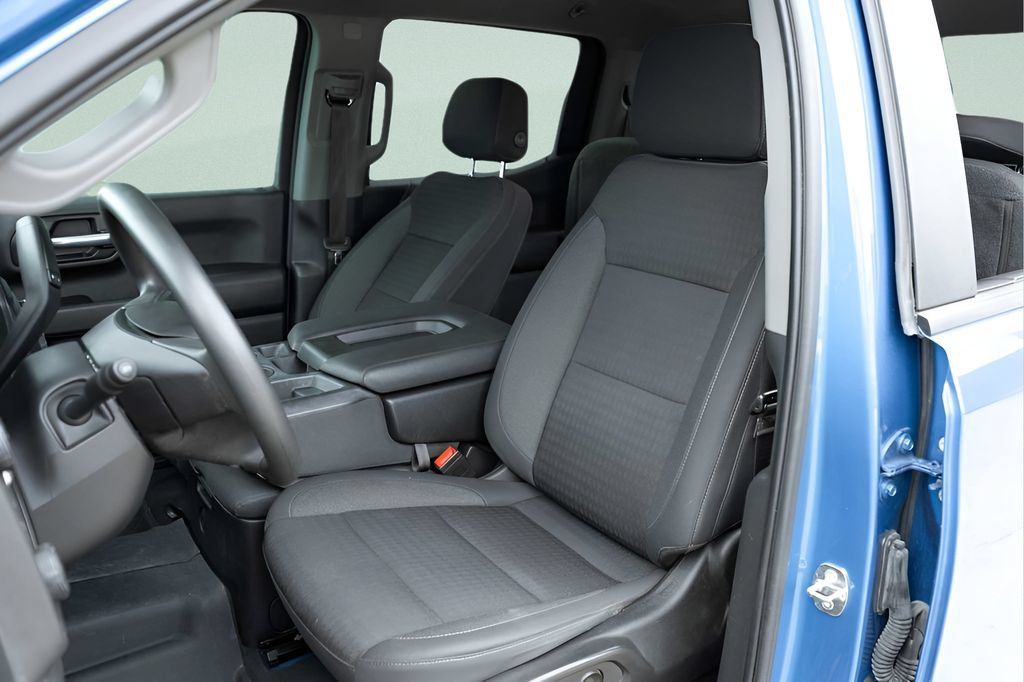 Used 2022 Chevrolet Silverado 1500 Custom Trail Boss w/ LPO, Dark Essentials Package AWD/4WD image 11
