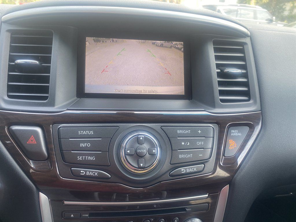 Used 2013 Nissan Pathfinder SL FWD image 21