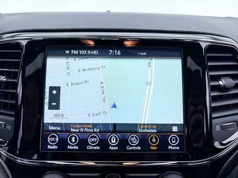 Used 2019 Jeep Grand Cherokee Altitude RWD image 4