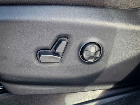 New 2026 Chrysler Pacifica Select image 15