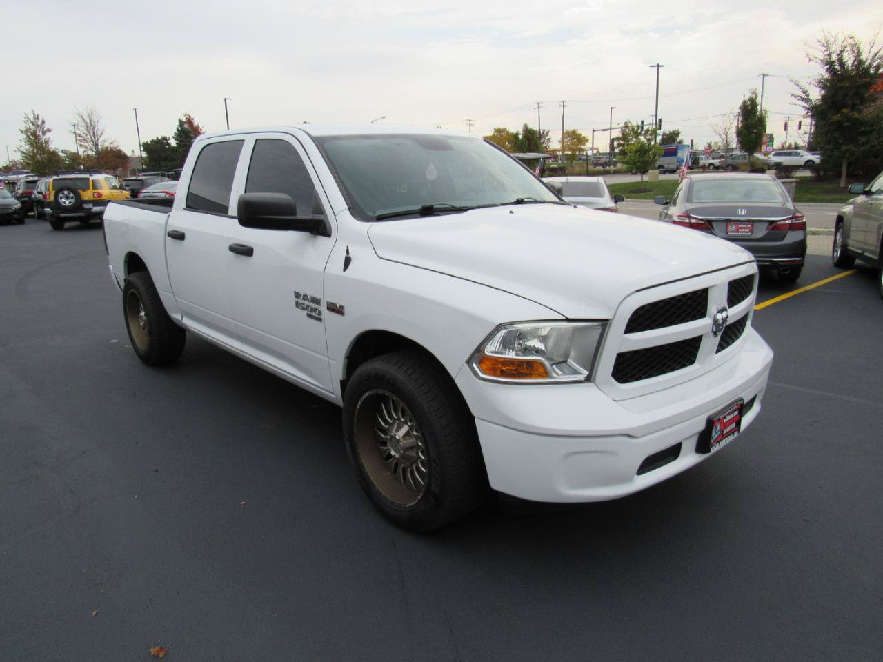 Used 2020 RAM 1500 Tradesman w/ Chrome Appearance Group RWD image 9