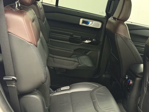 Used 2023 Ford Explorer Platinum w/ Technology Package image 25