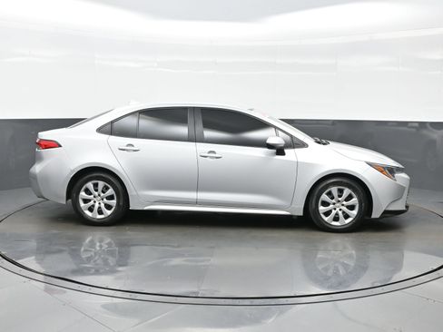 Used 2024 Toyota Corolla LE FWD image 7