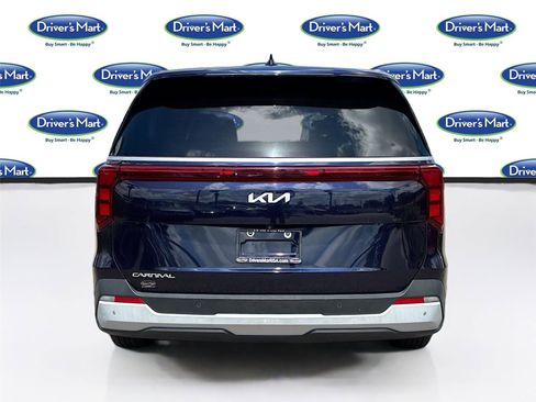 Used 2025 Kia Carnival FWD image 6