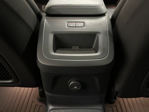 Used 2024 Volvo XC60 T8 Ultimate w/ Protection Package Premier image 31