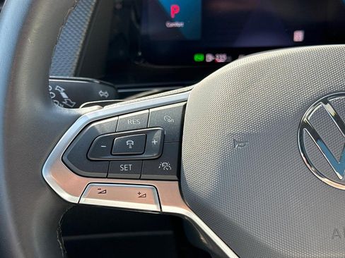 Used 2025 Volkswagen Atlas Cross Sport SEL Premium R-Line image 23