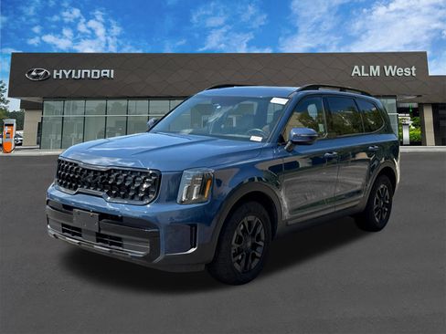 Used 2025 Kia Telluride AWD image 1