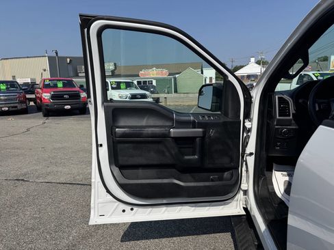 Used 2019 Ford F150 XLT w/ Equipment Group 302A Luxury image 19