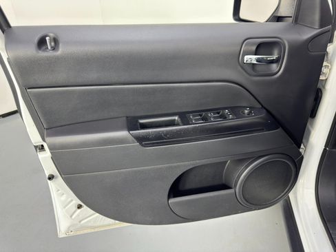 Used 2015 Jeep Patriot Sport w/ Power Value Group FWD image 30
